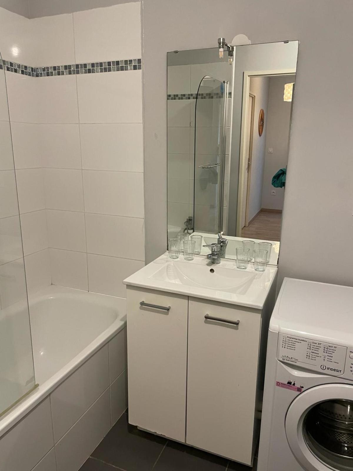 Appartement 2 Chambres Avec Terrasse Et Garage Saint-Andre-lez-Lille Eksteriør billede